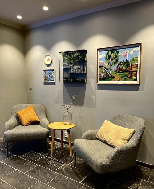 Home Hotel Hammer, Reception