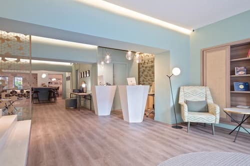 Hotel Via Augusta, Reception