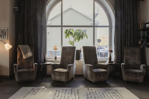 Home Hotel Post, Lobby