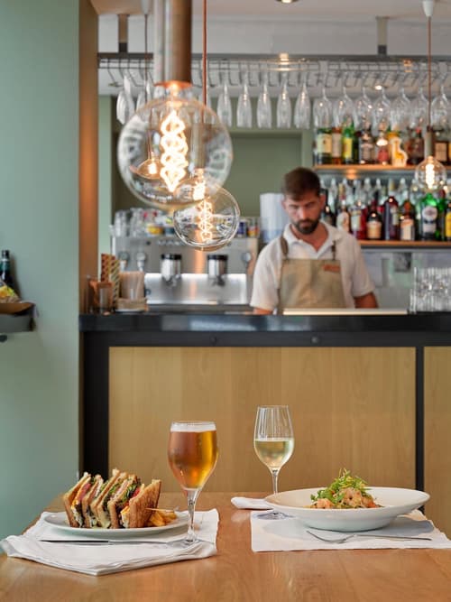 Hotel Saratoga, Restaurant