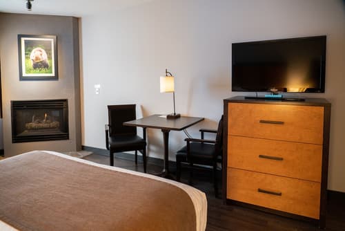 Pocaterra Inn and Waterslide, Room