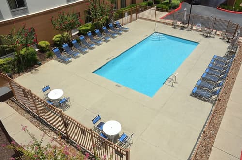 Red Roof Inn PLUS+ San Antonio Downtown - Riverwalk, Pool