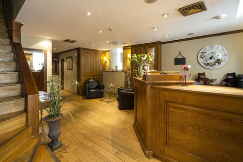 Hotel de l'Horloge, Interior entrance