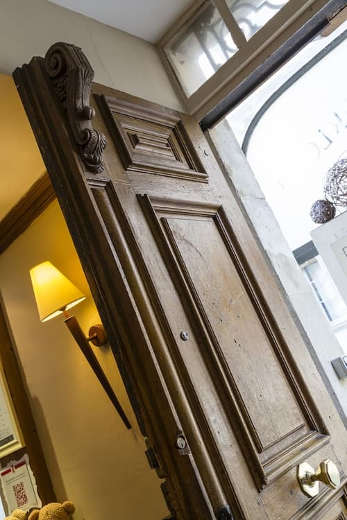 Hotel de l'Horloge, Interior entrance