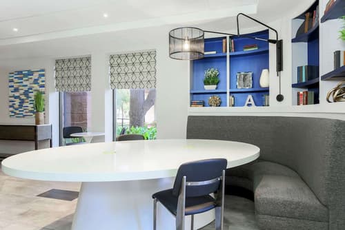 DoubleTree by Hilton Austin - University Area, Lobby