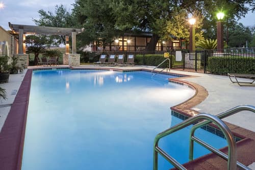 DoubleTree by Hilton Austin - University Area, Pool
