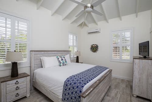 Ports of Call Resort, Room