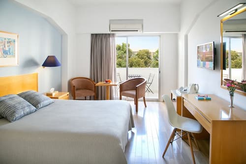 Cleopatra Hotel, Room