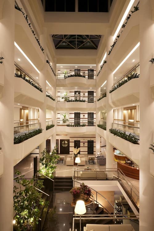 Mediterranean Beach Hotel, Lobby