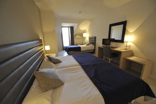 Hotel Puerta de Segovia, Room