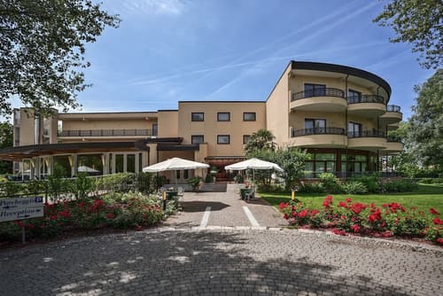 Park Hotel Junior, Exterior detail