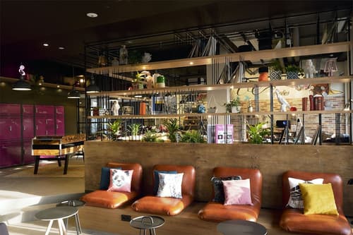 MOXY Berlin Humboldthain Park, Lobby sitting area