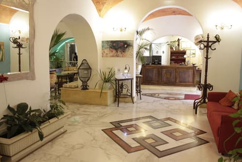 Hotel Emona Aquaeductus, Reception