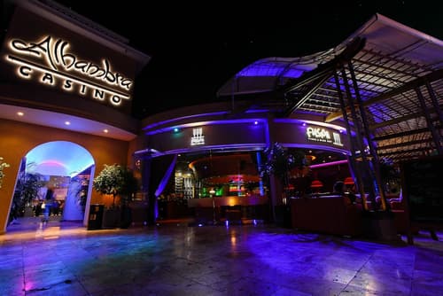 Divi Dutch Village Beach Resort, Bar (on property)