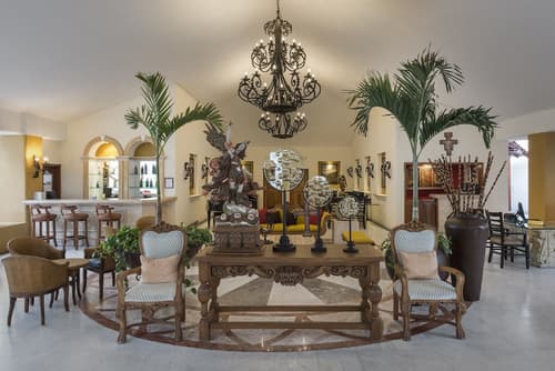 Marina Fiesta Resort & Spa, Reception