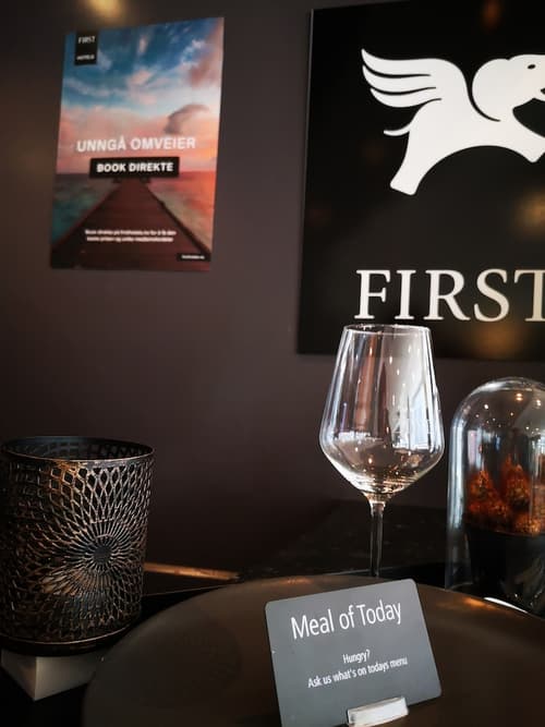 First Hotel Millennium, Reception