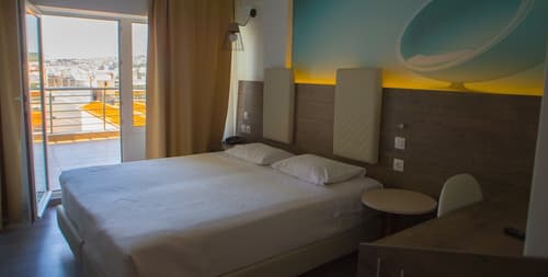 Metropolitan Hotel, Room