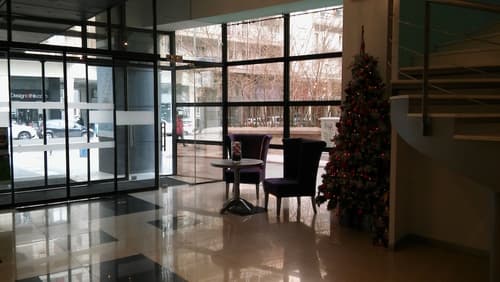 Metropolitan Hotel, Interior entrance