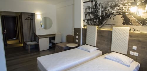 Metropolitan Hotel, Room