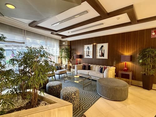 Hotel Derby Sevilla, Reception