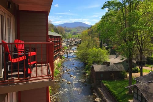 Baymont by Wyndham Gatlinburg On The River, Primary image