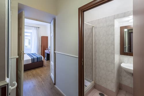 Hotel California, Room