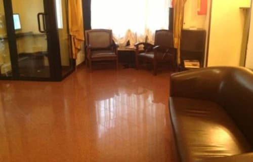 Hotel California, Lobby sitting area