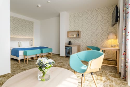 Metropol Hotel, Room