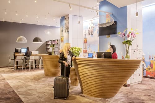 Novotel Poznan Centrum, Reception