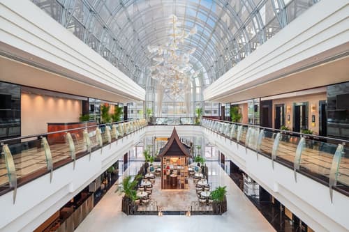 Dusit Thani Dubai, Lobby