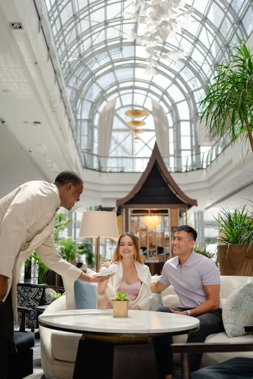 Dusit Thani Dubai, Lobby sitting area