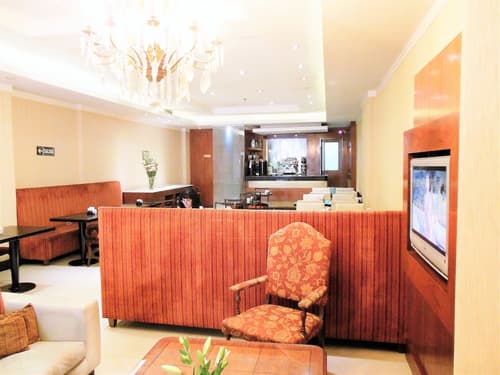 Hotel Sheltown, Lobby sitting area