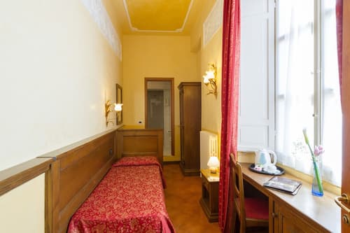 Hotel California, Room