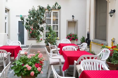 Hotel California, Breakfast area