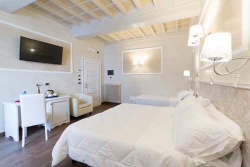 Hotel California, Room