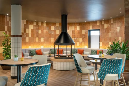 Hotel München City Center affiliated by Meliá, Lobby sitting area