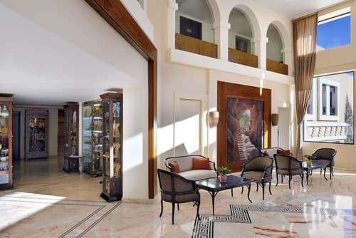 Petra Marriott Hotel, Interior entrance