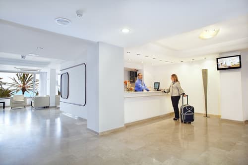 Hotel Albahia, Reception