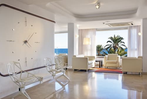 Hotel Albahia, Lobby sitting area