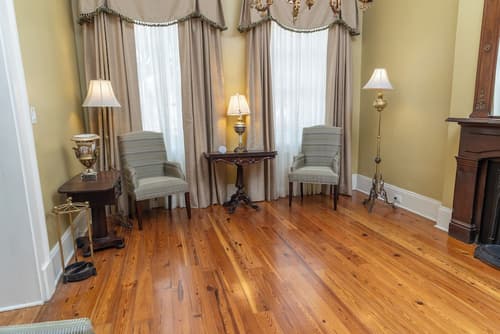 Lamothe House, Lobby