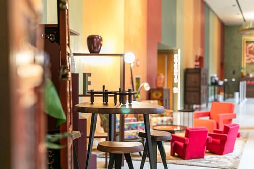 Enterprise Hotel, Lobby lounge