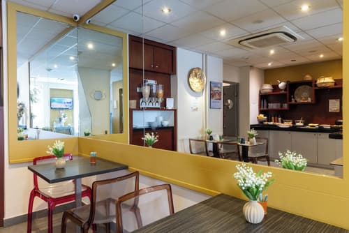 Accueil Hôtel Paris Pigalle Montmartre, Reception