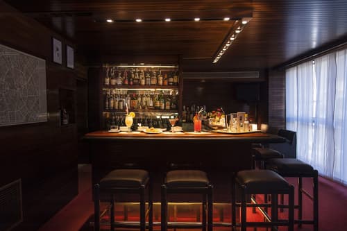 Galileo Hotel, Bar (on property)