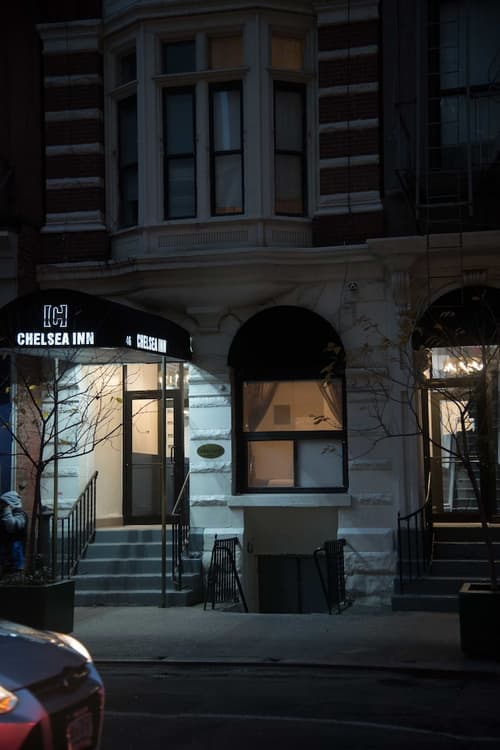 Chelsea Inn, Front of property