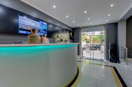 Hotel Avenida Park, Reception