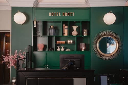Home Hotel Drott, Lobby