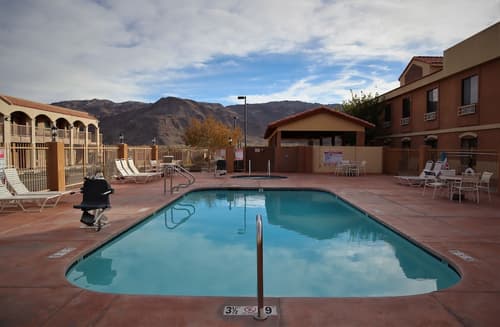 Oasis Inn & Suites Joshua Tree - 29 Palms, Pool