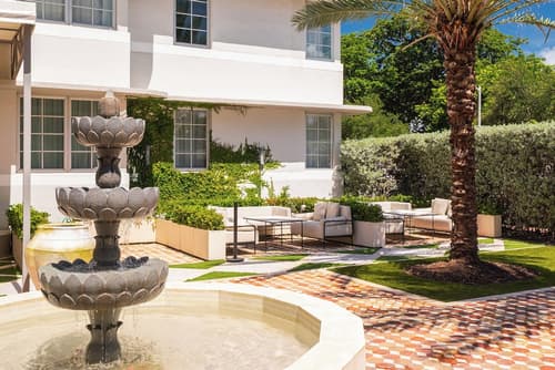 South Beach Hotel, Fountain