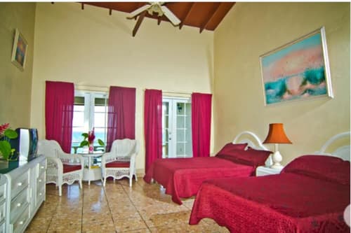 Silver Seas Hotel, Room