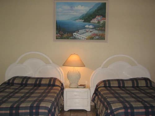 Silver Seas Hotel, Room